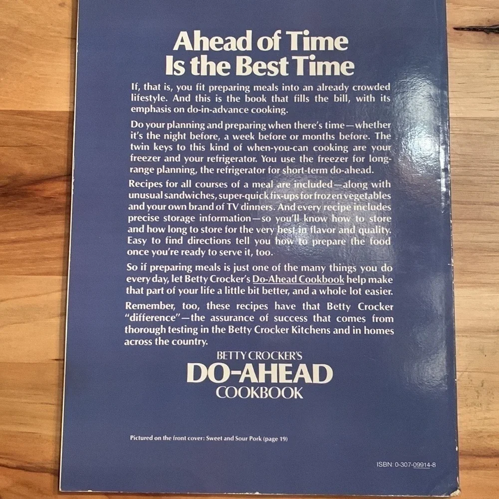 Vintage Betty Crocker Do-Ahead cookbook 7th Edition / 1977